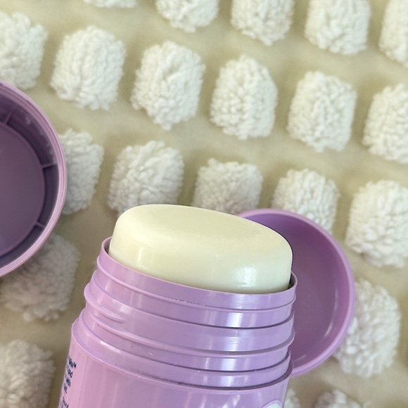 Brand New Megababe The Glow Deo Skin Brightening Deoderant - Picture 5 of 9